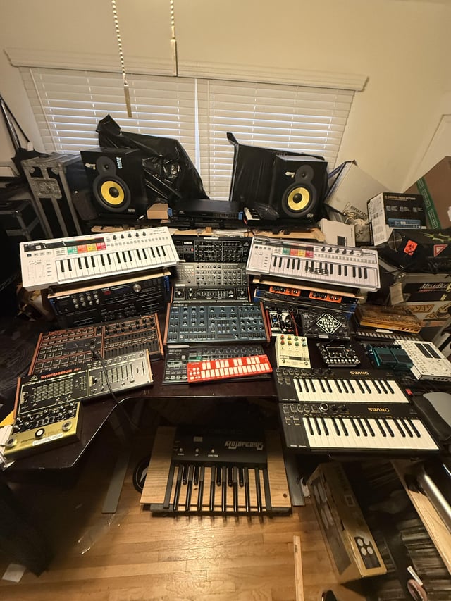 How to Build a Home Studio for Electronic Music: Ultimate Guide