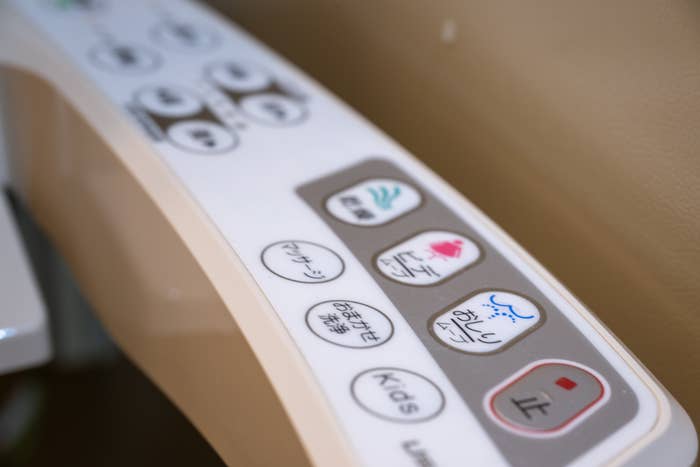 How to Spay Kids Electronic Device With Wife at Home: Ultimate Guide