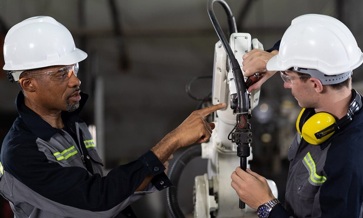 What Does Industrial Maintenance Technology Do: Essential Roles Explained