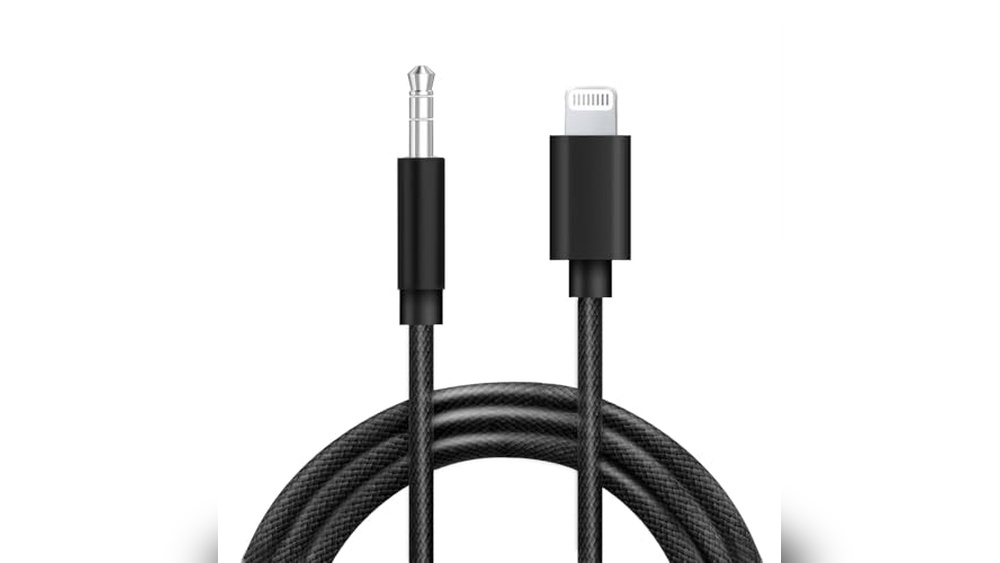 Best Electronic Music Podcasts Featuring Top Audio Gear and Accessories