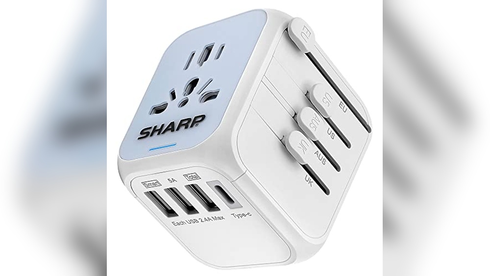 Best Electronic Shop in Qatar for Travel Adapters and Converter Combos